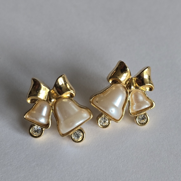 Vintage bell earrings gold tone bow pearlized pearlcore - Picture 2 of 10